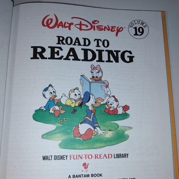 2 Walt Disney: Bantam Book "Road to Reading" and "Mickey Finds a Kitten" Good HC - Picture 9 of 12